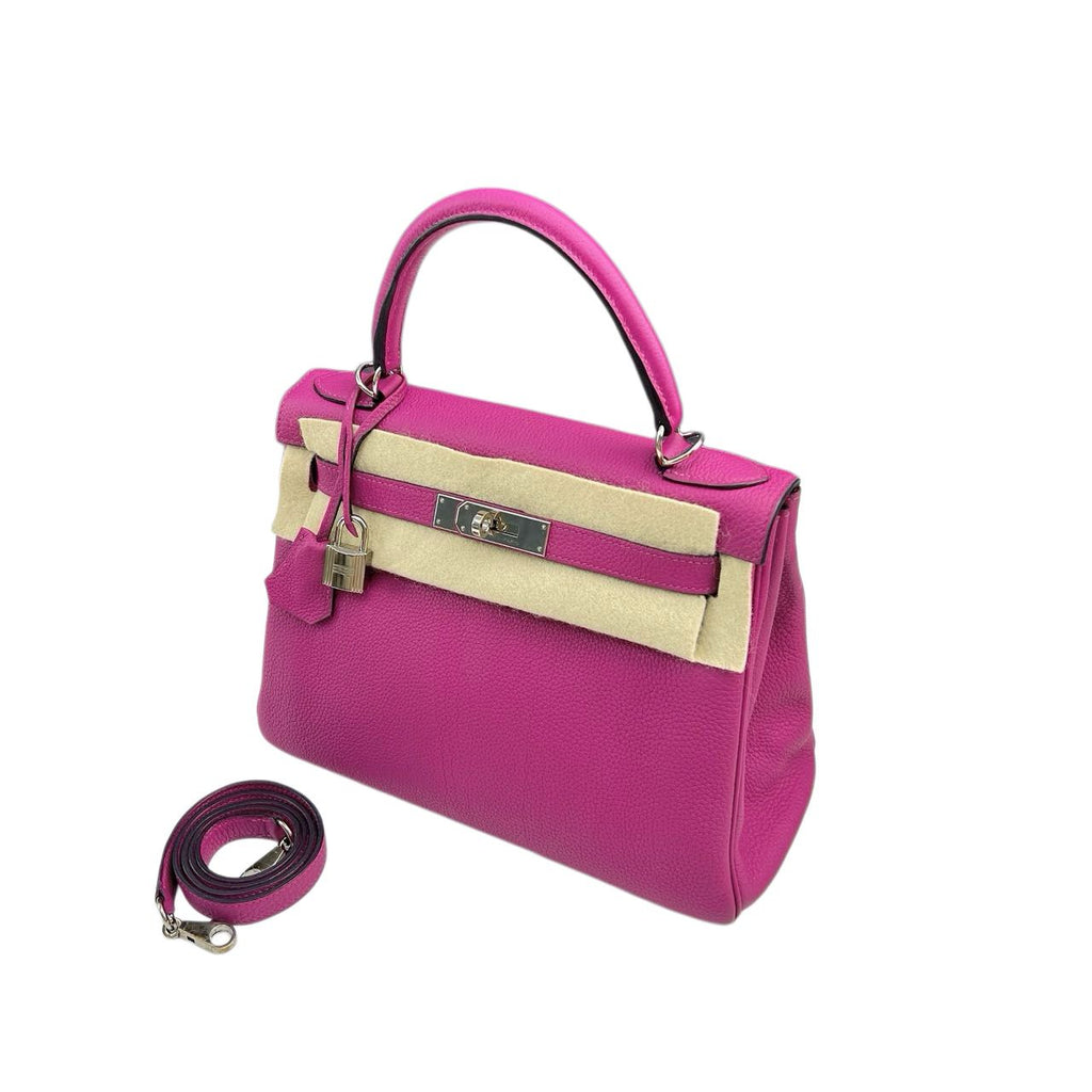 Hermès Kelly 28 – Magnolia Pink, Togo Leather, Silver Hardware (Stamp C)