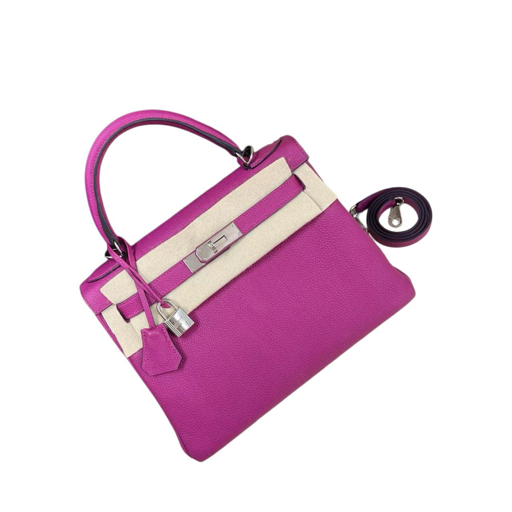 Hermès Kelly 28 – Magnolia Pink, Togo Leather, Silver Hardware (Stamp C)